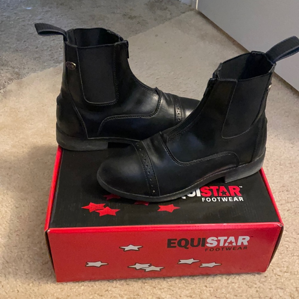 Lightly used riding boots size 6